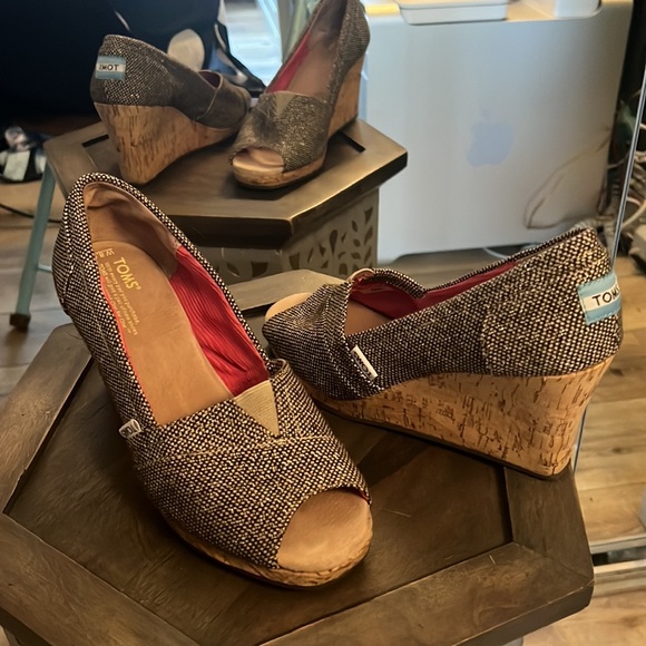 TOMS, wedge cork heels, size 8.5 - Picture 4 of 12